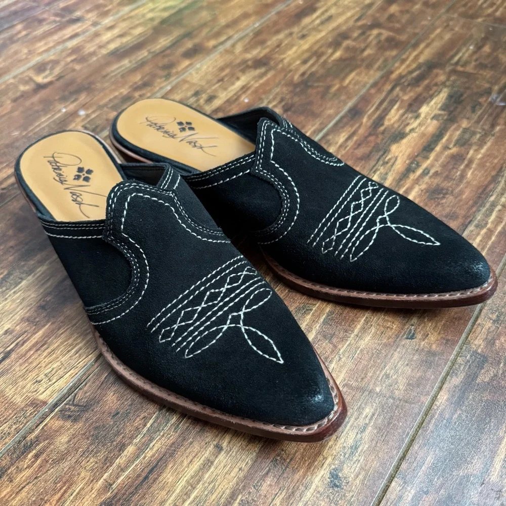 Patricia Nash Battista Mule - Picture 1 of 13